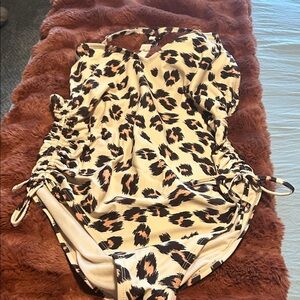 Kona Sol Leopard Print One-Piece Swimsuit - Neutral Tones size large